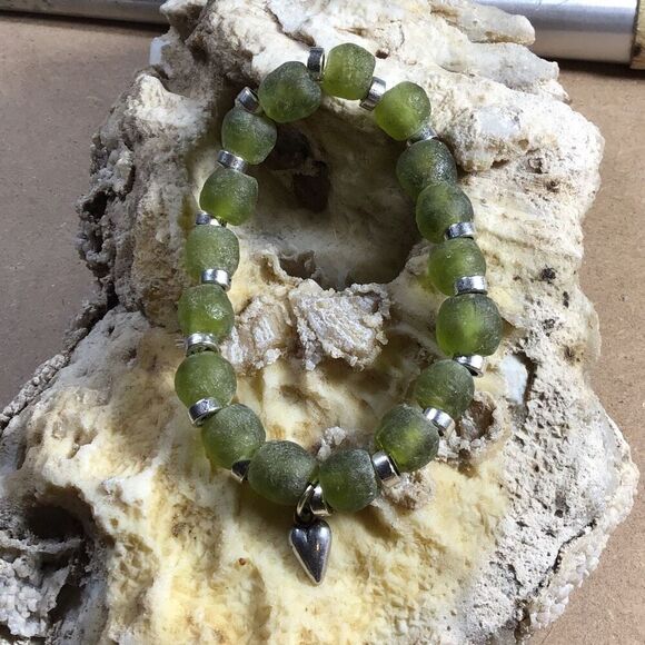 Bracelet, Handmade African Beaded Bracelet, NEW, Stretch, Green, Artisan - Picture 3 of 4